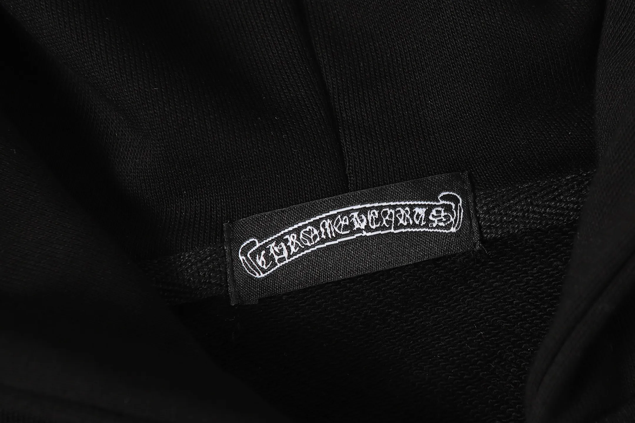 P280 Cross-border running quantity model, please do not place an order if you pursue quality - Chrome Hearts/Chrome Hearts Sanskrit embroidered high-density zipper sweatshirt cardigan jacket - High weight, high density and high quality. The wool is soft, delicate and skin-friendly. Soft and silky to the touch. Excellent warmth and skin-friendly properties. - Custom-woven and custom-dyed, no color difference. No matter the fabric or workmanship details, it beats the ordinary version on the market. - Hardware zipper accessories are all customized, full of details - Color: black gray - Size: S M L XL